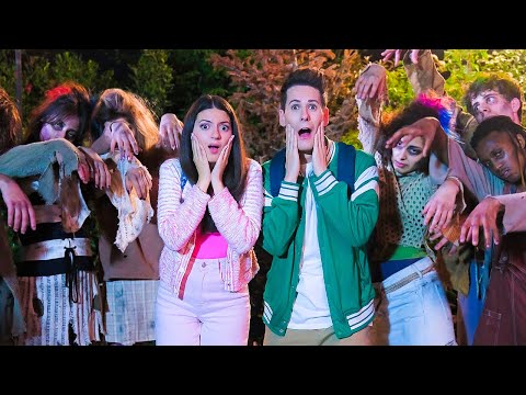 Me contro Te - VACANZE IN TRANSILVANIA (Canzone Ufficiale)