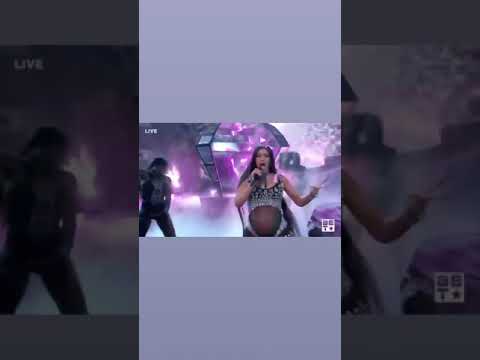 Карди Би беременна от мужа-изменника