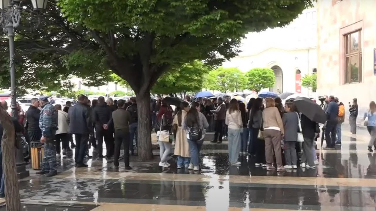 #Ուղիղ․ Տնտեսվարողների բողոքի ակցիան կառավարության մոտ