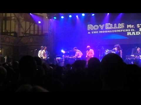 Roy Ellis& the Moonstompers- Skinhead Girl  10/8 2014 Blackpool
