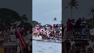 Download lagu പള്ളത്തുരുത്തി ബോട്ട് ക്ലബ്‌ x പായിപാടാൻ ട്രൈലിന് ഇടയിൽ വള്ളത്തിന്റ കുമ്പ് ഊരി പോയപ്പോൾ mp3