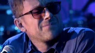 Damon Albarn Performs Hollow Ponds &amp; Mr. Tembo