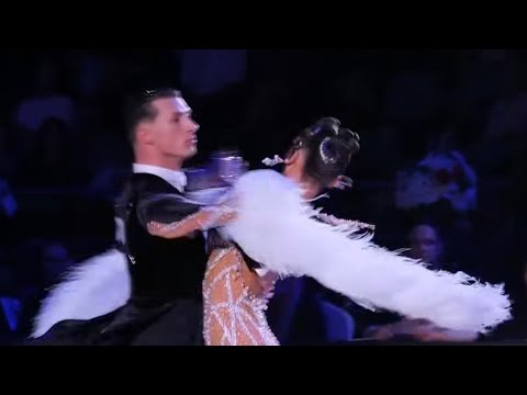 ANDREA ROCCATTI & JULIA MOZDYNIEWICZ SLOW FOX!!! 