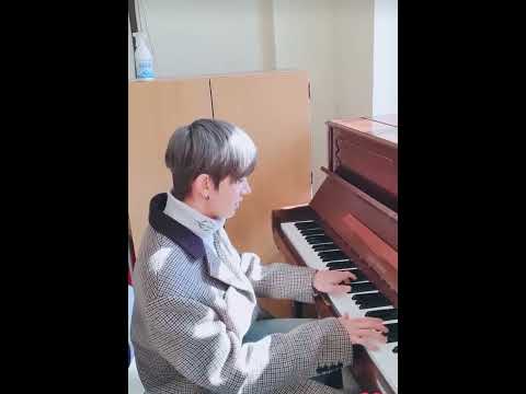 heeseung playing piano 🎹💗 #heeseung #enhypen #leeheeseung