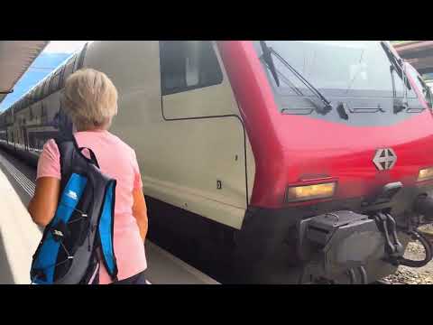 IC81 nach Romanshorn wartet auf Patrick für nach Winterthur in Interlaken Ost