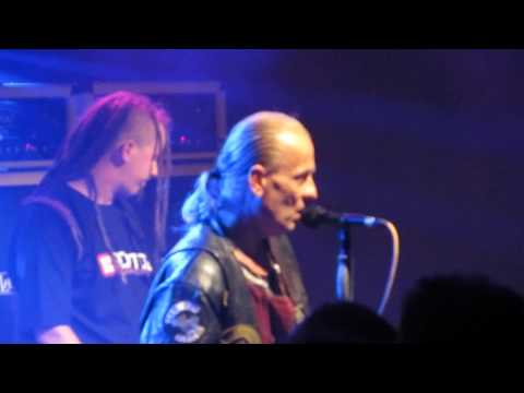 ZŁE PSY - DAJ I NIE UCIEKAJ - W POCHODZIE CODZIENNOŚCI [HD] OPOLE 07.10.2011