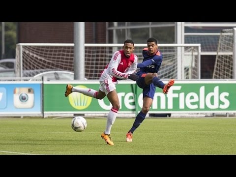 05-03-2016: PSV O17 - Ajax O17