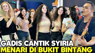 Download lagu Wow!! Gadis syiria rancak menari Bila ada yang tarik masuk | Uncle Baju pink pun tak  senang duduk” mp3