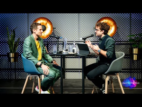 cyberFESTSPIELE: Live-Podcast "Oliver Wnuk fragt": Prof. Dr. Florian Kunze