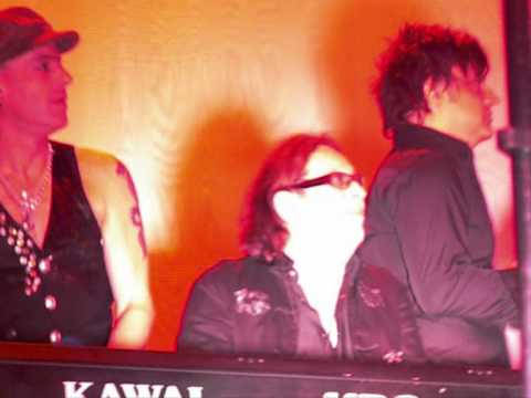 GEBT DEM MANN AM KLAVIER