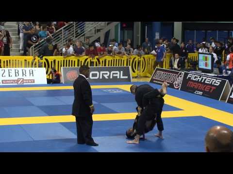 Ito Eigen vs Opponent in 2013 BJJ World Championships  (1st fight)