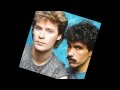 DARYL HALL & JOHN OATES i can't go for ...