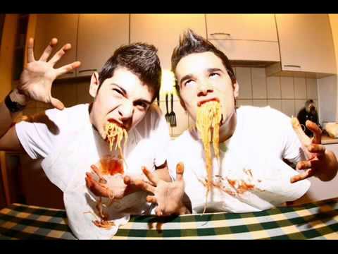 Haezer feat  Circe   Here Come the Punks The Mastertrons Remix