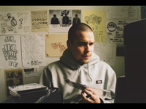 Video thumbnail for Tummaa ykköstä ja Hot Rodeja