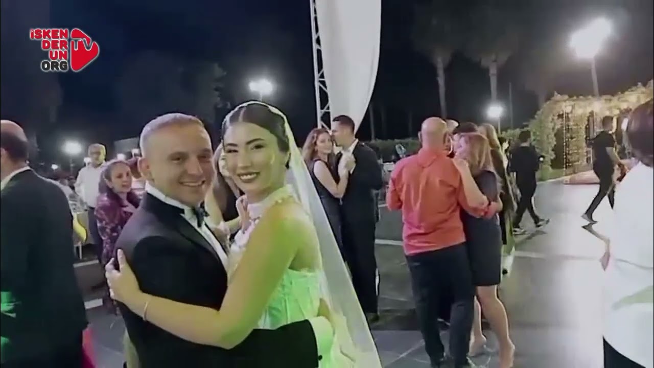 Müzisyen Damat düğününde sahne aldı