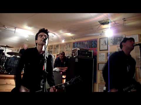 Anti-Flag - Clash City Rockers (The Clash Cover) (Ramones Museum 24.10.09)