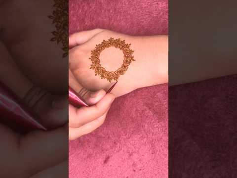 Tradition,love❤️and henna: The perfect blend that ignites the soul#shorts #henna #मेहंदी