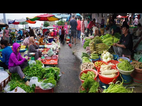 Early Morning Vegetable Market Scene 2025 – Plenty Vegetable & Lifestyle Of Khmer People On Street