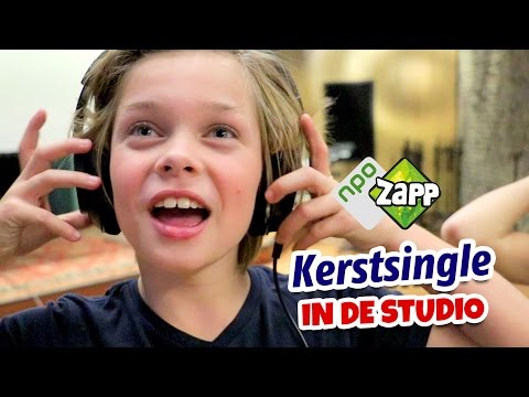 NIEUW KERSTLIEDJE OPNEMEN! (Vlog 44) - Kinderen voor Kinderen