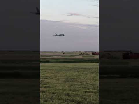 KC-135 Interval Takeoff ✈️ – Dual Tanker Launch & C-17 Surprise at Altus AFB!