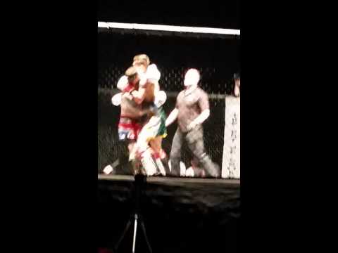 Dean Barry vs Nicky Beveridge