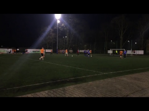 30.03 AC Polanka (pomarańczowe) - Castorama Korona (niebieskie)