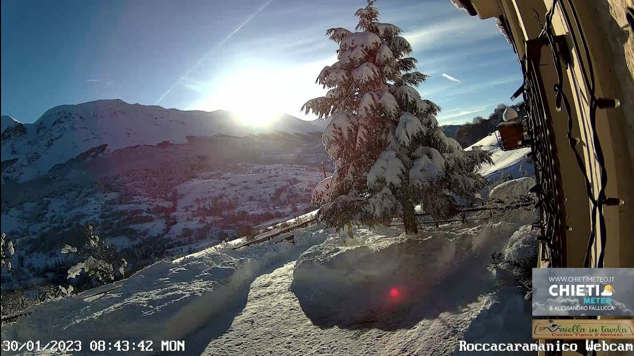 Live webcam view of Roccacaramanico Village Square Webcam