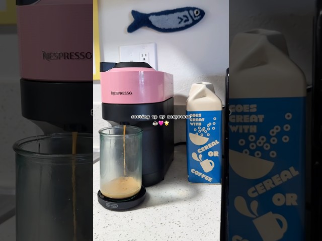 Vídeo relacionado con Krups Nespresso VERTUO Pop XN9204 - Cafetera de cápsulas, máquina de café expreso, 4 tamaños tazas, tecnología Centrifusion, 35 % plástico reciclado, Color Menta
