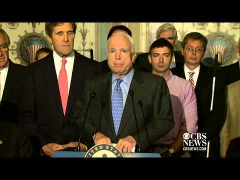 McCain jokingly calls Kerry "Mr. Secretary"