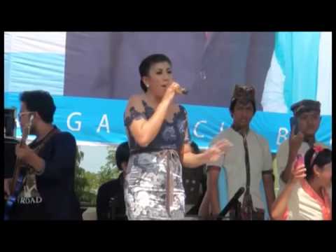 Deny and The Add Band feat Regina Idol - Just The Way You Are (Live at Surabaya 2014)