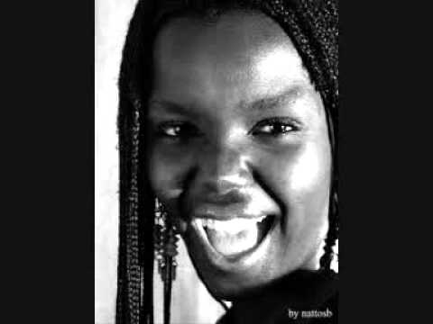 Hallux ft Marcus - Preta