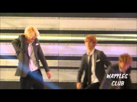 131009 EXO @ Asia Song Festival - Ending ft. Hunhan Confetti Fight