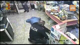 rapina-in-un-tabacchi-il-video-dell-arresto