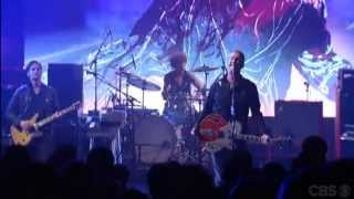 QUEENS OF THE STONE AGE - MY GOD IS THE SUN (LIVE ON LETTERMAN)