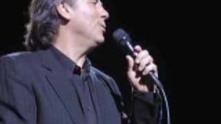 Introducción concierto en New York-Serrat-2008