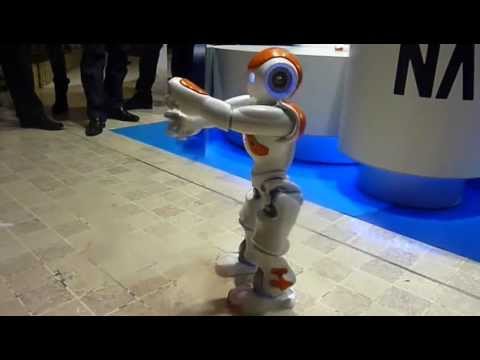 Nao dances gangnam style of Psy in Innorobo 2013