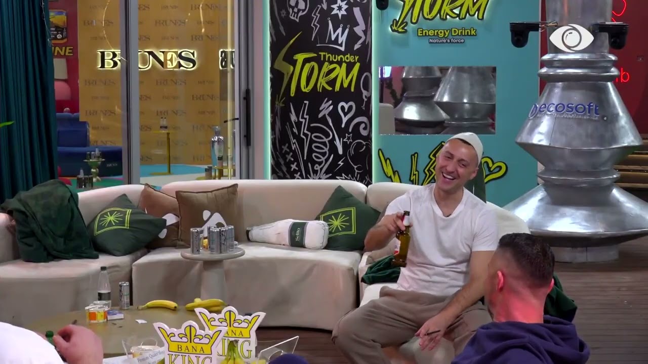 “Na u tha loti në sy, nuk na duan as këtu as aty…”/ G Bani këndon këngën Stili im