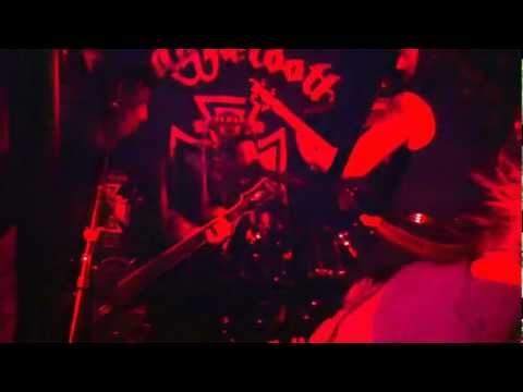 Ace of spades wit snaggletooth