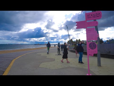 Australia Melbourne ko St kilda beach pani gaiyo taruni herna 😂😂