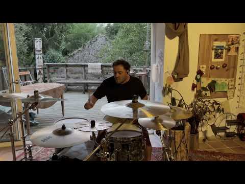 One Band - One Mic - Sylvain Bouvier, Little Solo (Drum Test)