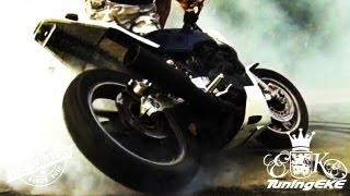 preview picture of video 'Extreme burnout motorcycle Junkers Days 2013 Tage des Donners Aulendorf'