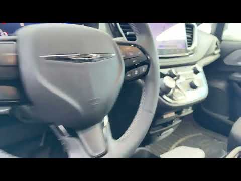 2022 Chrysler Pacifica Touring