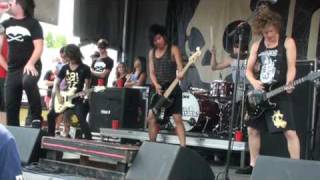 HD Attack Attack! - Hot Grills &amp; High Tops/Stick Stickly (Live at the Vans Warped Tour)