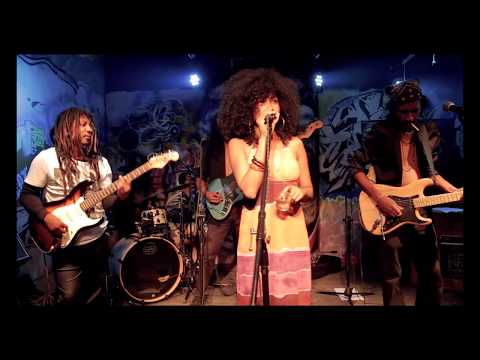 Imiangaly -  Avelao izahay LIVE