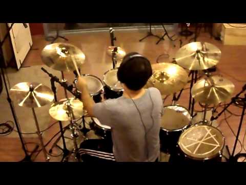 Mashup on drums included Brazilian rhythms - Gabriel da Rosa