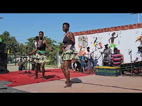 Momento de atuação de Banda Pai Leão no XII 