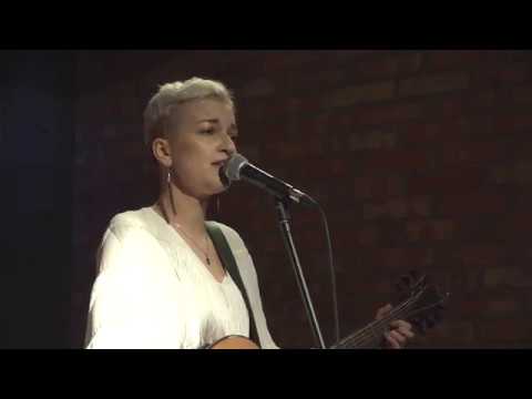 Monika Kowalczyk  -   Na własność