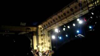 unbroken-curtain 05/03/09