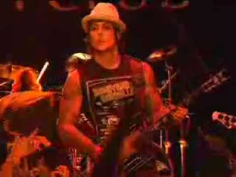 Avenged Sevenfold - Critical Acclaim live at Halloween show