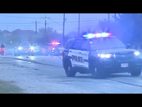 SAPD: Man hit by 2 vehicles on West Side dead, search for 1 driver ...
